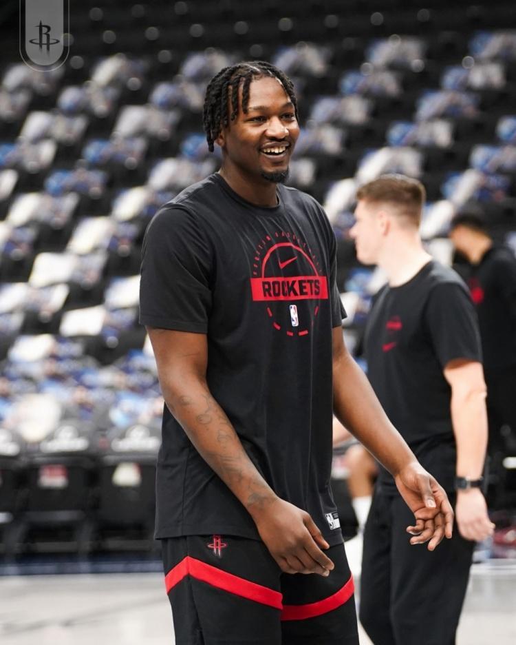 世界杯高清观看-19战9胜10负！队记列火箭低迷6大原因：伤病频繁，乌度卡也该背锅