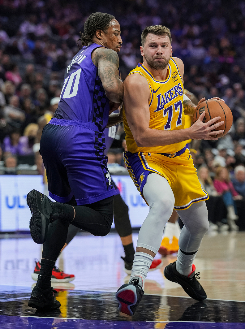 世界杯高清观看-三节40分末节仅2分！东皇42+8+7+4断吞里程悲 三分+防守差到极致