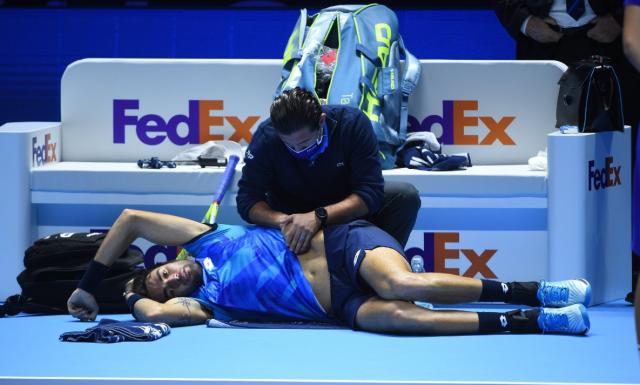 世界杯官方直播平台-贝雷蒂尼伤退送兹维列夫首胜 辛纳或提前登场？