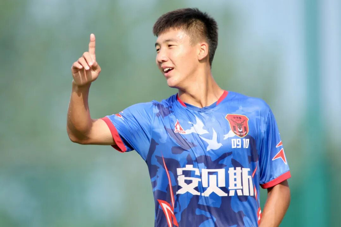 世界杯手机直播-从黄海之滨到国家集训队!东台足球小将入选国家队|足球俱乐部|安贝斯足球俱乐部|中国男足|中国足协|俱乐部_新浪体育_新浪新闻