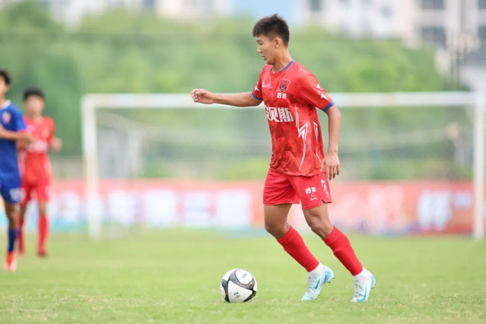世界杯手机直播-从黄海之滨到国家集训队!东台足球小将入选国家队|足球俱乐部|安贝斯足球俱乐部|中国男足|中国足协|俱乐部_新浪体育_新浪新闻