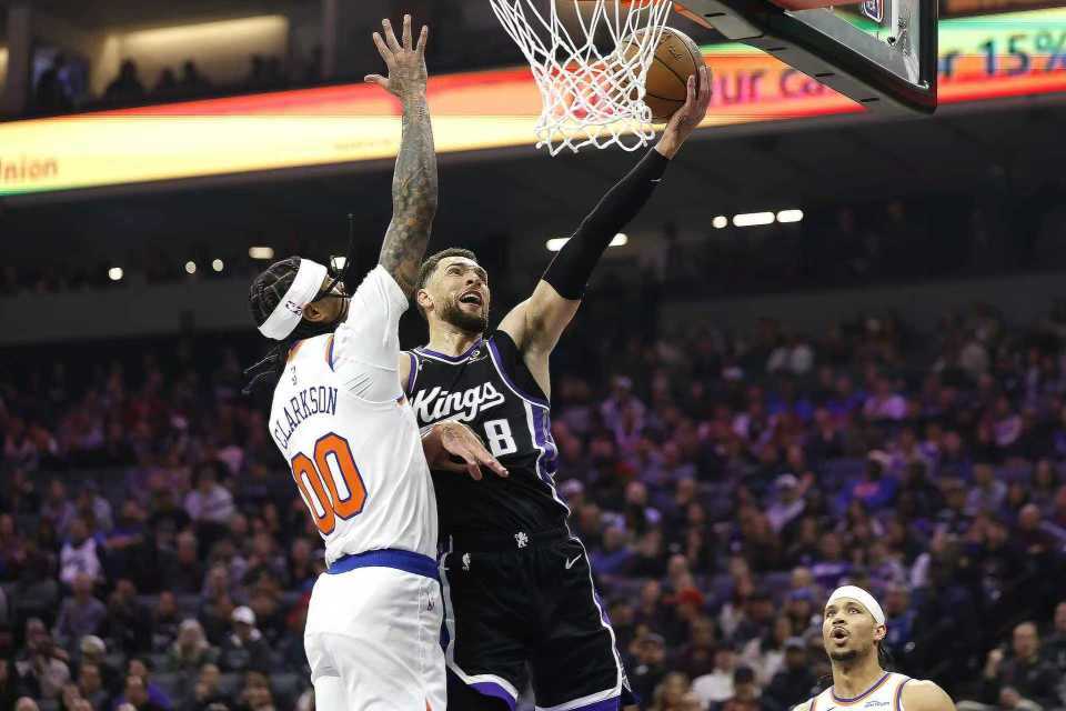 世界杯官方直播平台-布伦森伤退尼克斯爆冷负3人20+国王 德罗赞总分超加内特威少两双