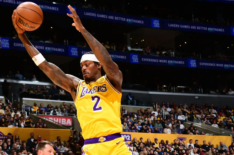 世界杯官方直播平台-还没找到说明书？湖人对于锋线大闸的使用依然存在着明显的问题？