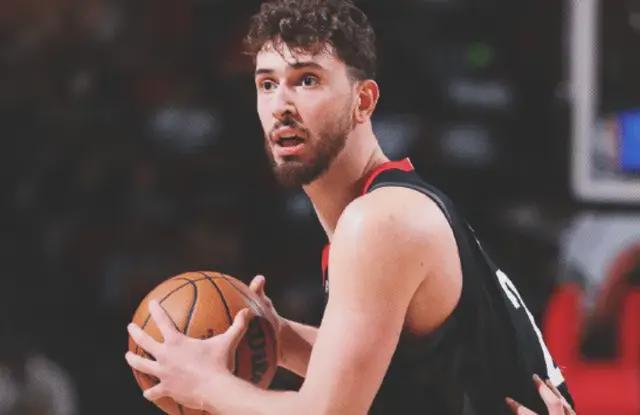 世界杯直播下载-惨败！切特18+9，杜兰特23中7，乌度卡无计可施，谢泼德也撞墙了