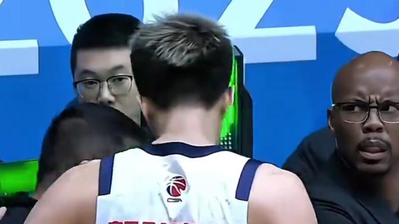 世界杯直播下载-官宣!郭艾伦对阵同曦复出,单挑郭昊文看点十足,能率队取胜吗?