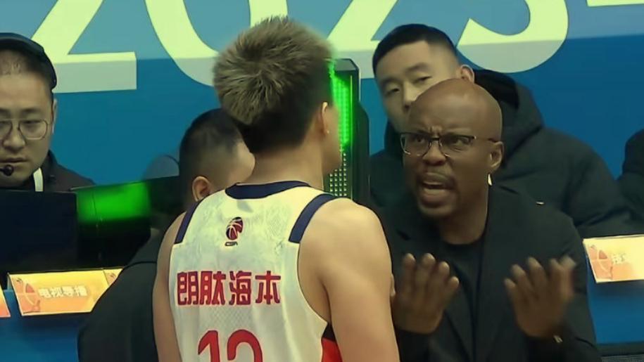 世界杯直播下载-官宣!郭艾伦对阵同曦复出,单挑郭昊文看点十足,能率队取胜吗?