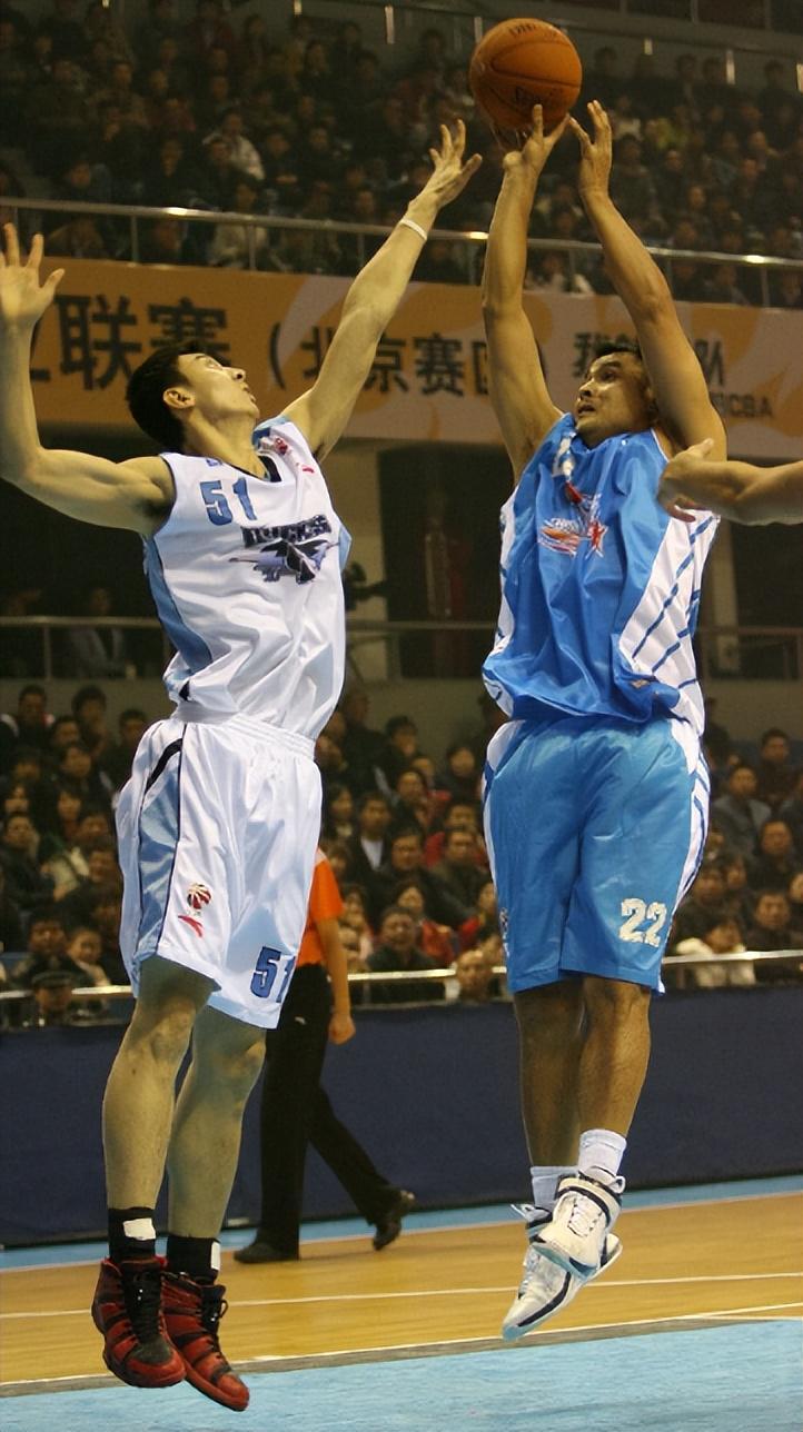 世界杯官方直播平台-陈国豪对北控只能打一节？这还好 特殊条款当年让刘玉栋无法上场