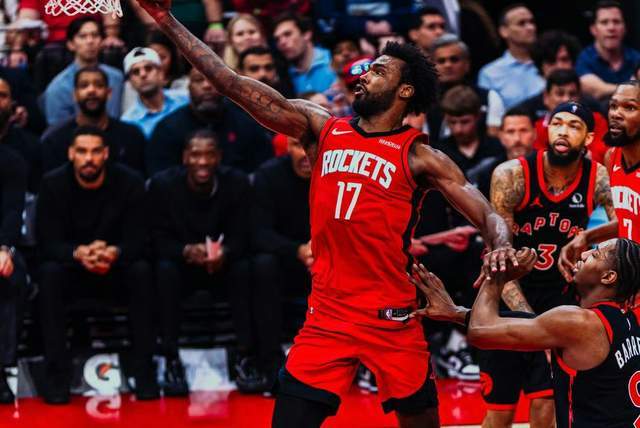 世界杯直播下载-4场没进三分，火箭锋线不值得续约 谢泼德12次出手9分 只能当替补